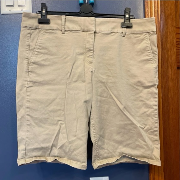 Loft Shorts - Picture 1 of 4